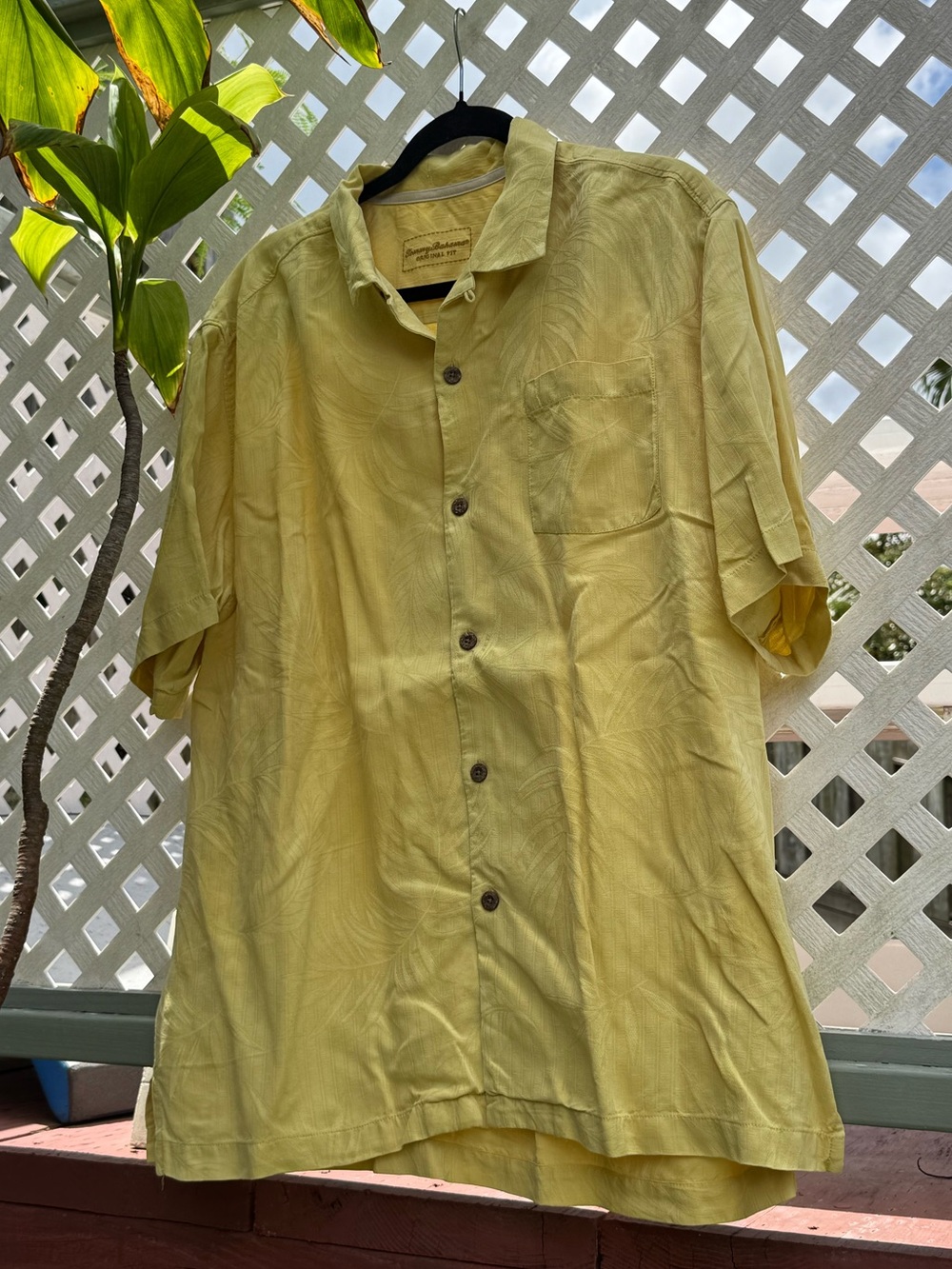 Tommy Bahama Men's Short-Sleeve Button-Up Shirt in Light Yellow